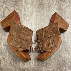 UnionBay Brown vegan leather suede fringed platform heels size 8
